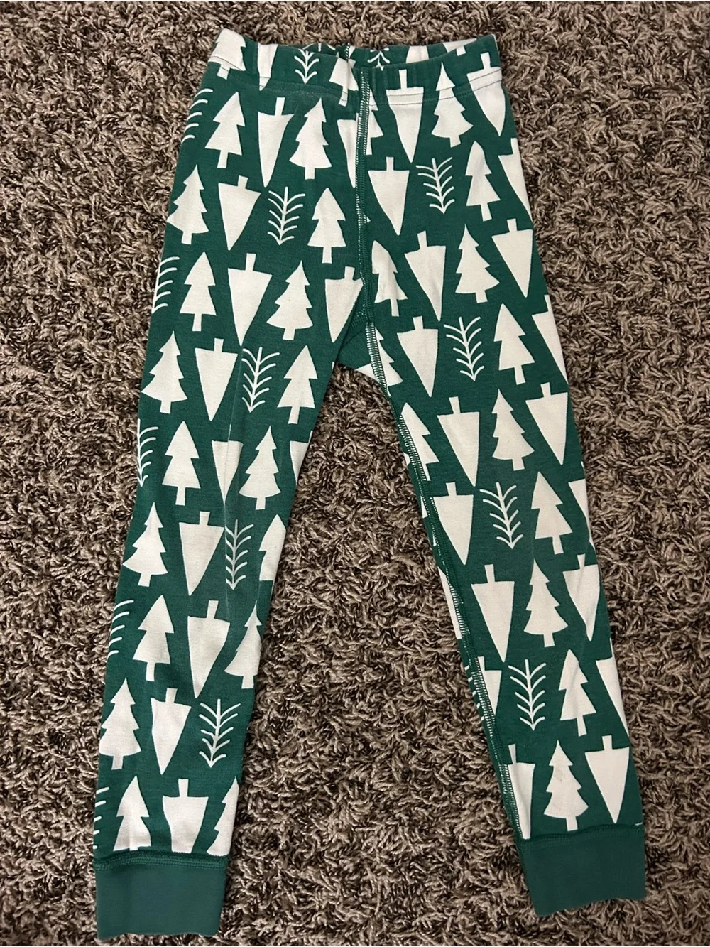 Hanna Andersson Green Tree-Print Pajama Set